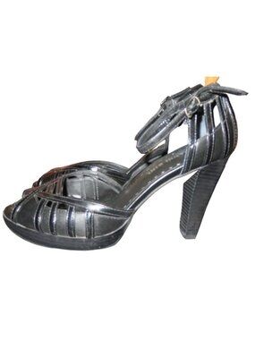 GIANNI BINI Jasmine 2005 Black Italian Leather Laser Cut Pumps Heels size 7.5